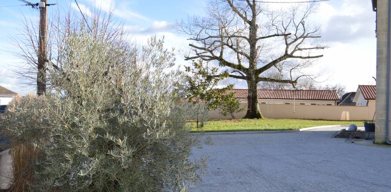 Revêtement de sol extérieur en pavés de pierre naturelle pour cour carrossable - Montauban 82