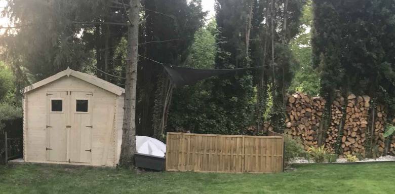 Installer un abri de jardin - La Maison des Travaux Paris 17