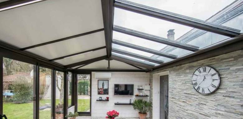 Construction d'une véranda - menuisier 77, étanchéiste 77, bureau d'étude 77, architecte 77, maçon 77, électricien 77, plaquiste 77, plâtrier 77, carreleur 77, terrassier 77, façadier 77