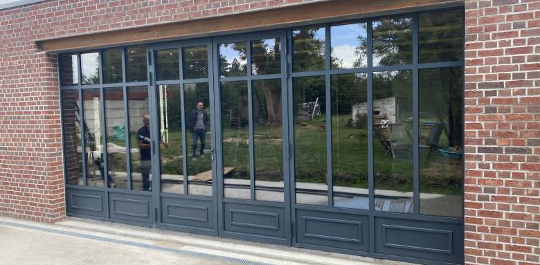 Création d'une large baie vitrée sur jardin 