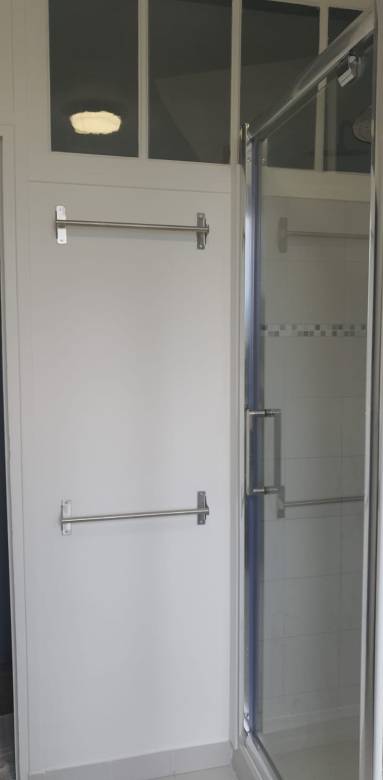 Aménagement intérieur douche PMR - Cergy-Pontoise -