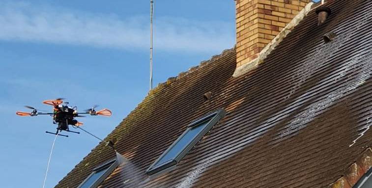 Nettoyage toiture par drone