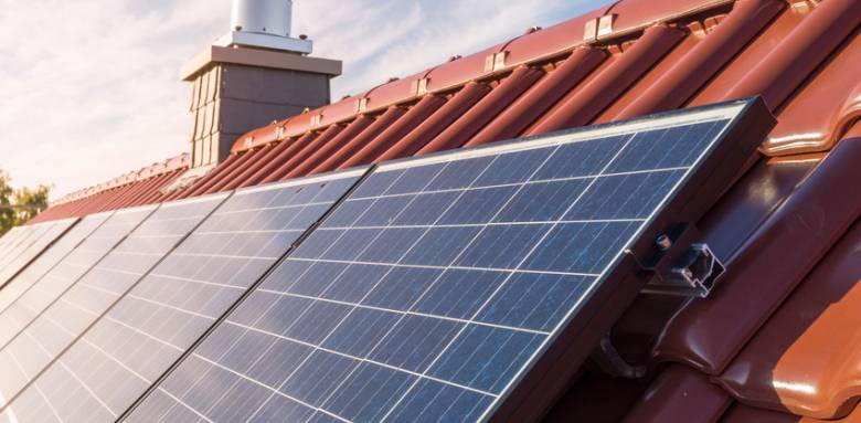 Installation de panneaux solaires photovoltaïques sur une maison - Cholet 49