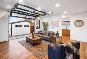 Transformation garage attenant habitation en salon 