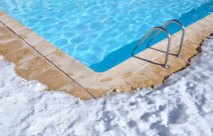 Hiverner sa piscine quand et comment
