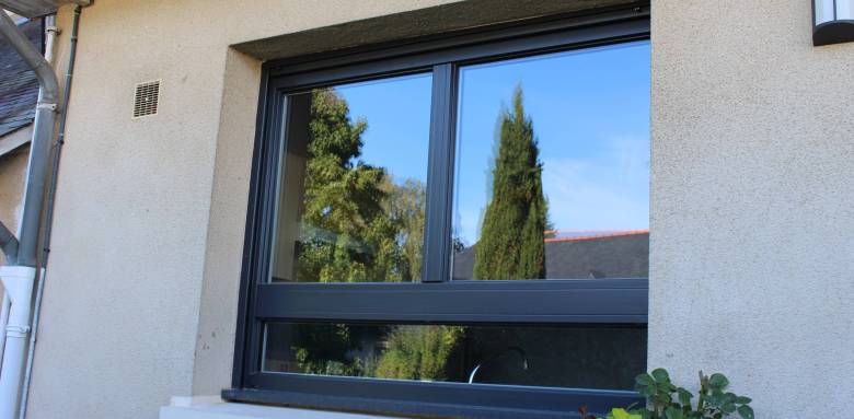 Fenêtre aluminium sur une maison à bouc-bel-air-13