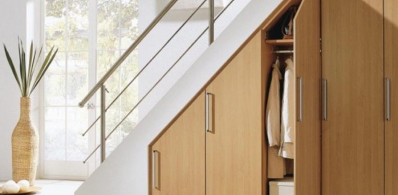  Intégration de placards sur-mesure dans des espaces restreints : des idées créatives pour optimiser l'espace ! 