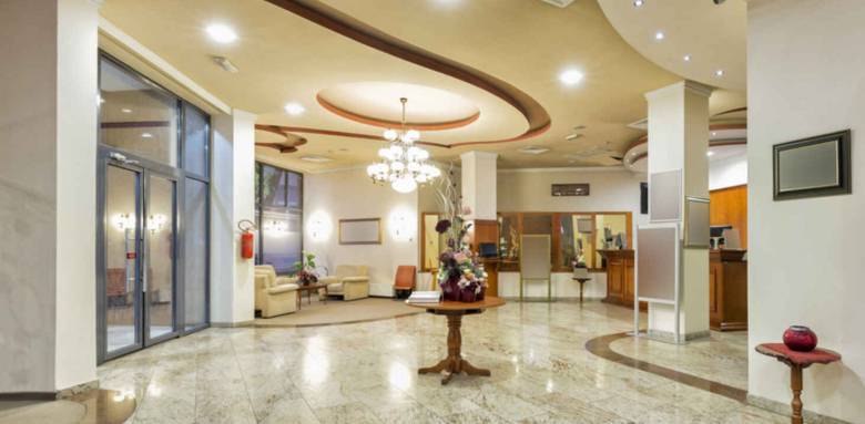 Peinture d'un hôtel à Paris 8 