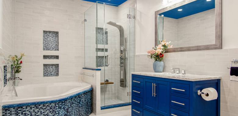  Salle de bain rénovée Aux Sables d'Olonnes