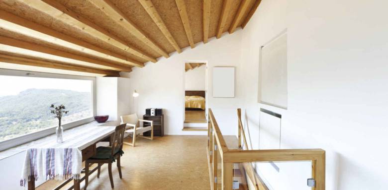 Isolation combles panneaux OSB et laine de verre -