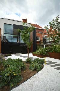 Allée de jardin et espace paysager