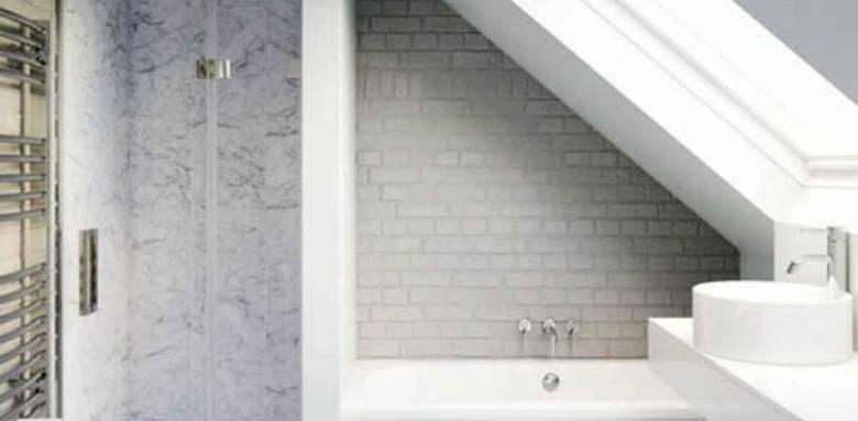 Aménager une salle de bains sous combles