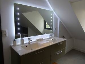 Aménager une salle de bain sous pente