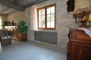 Planthe en pierre de lave ancienne ferme