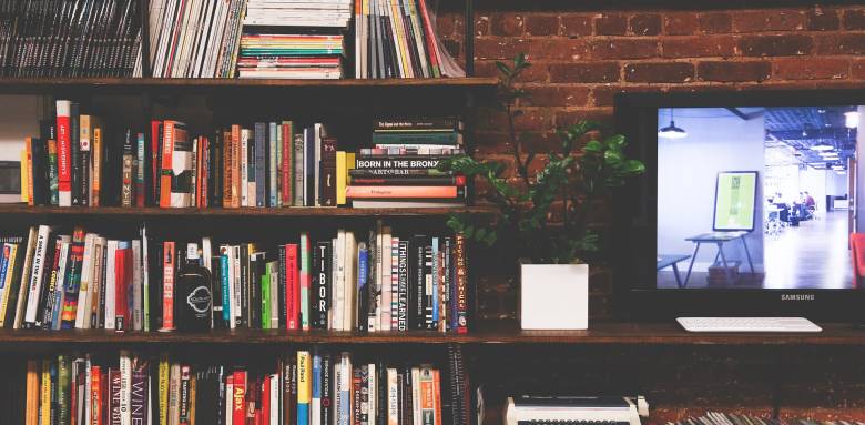 Créer un meuble TV avec bibliothèque sur mesure