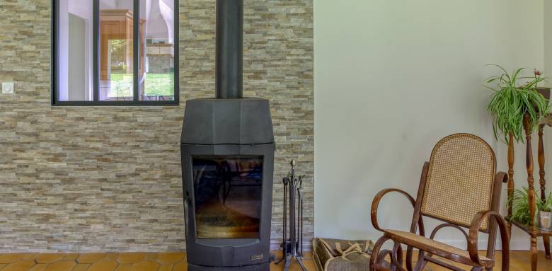 Poele à bois dans le salon de notre client, dans le Grésivaudan