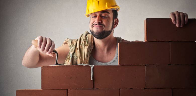 Trouver le bon maçon.