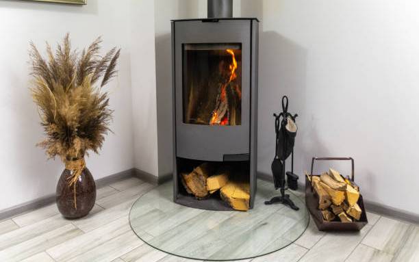 installation d'un poêle à bois dans un angle