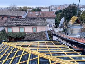 Couverture à neuf en cour de travaux