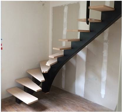 Escalier suspendu pour montée aux combles