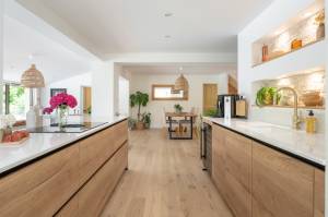 Cuisine fermée ou ouverte : quelle solution choisir pour votre maison ?