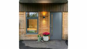 Pourquoi remplacer ses portes d’entrée et de garage ? St Lo 50000