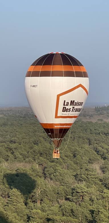 Maison des Travaux de Savigny-sur-Orge : notre montgolfière effectue son premier vol