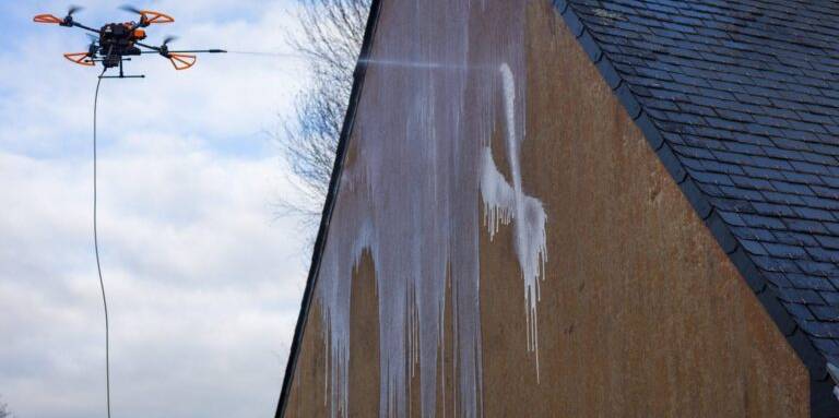 Nettoyage de façade par drone