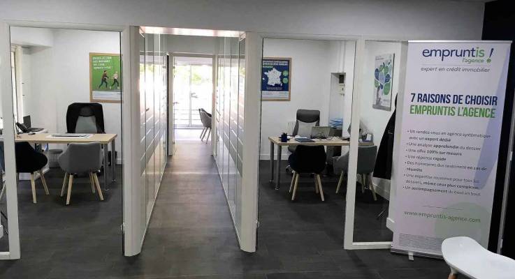 Cloisons vitrées pour séparation des bureaux