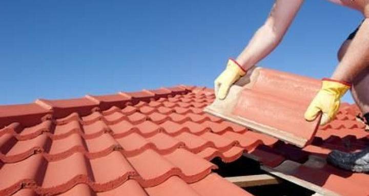 Toiture rénovation entretien remplacement tuiles