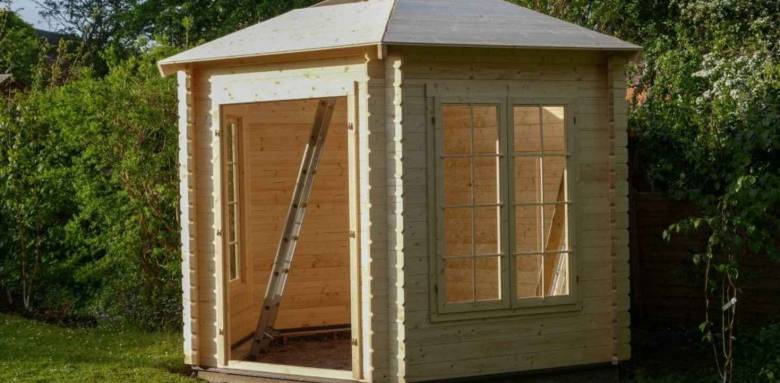 Abri de jardin en bois à Yerres