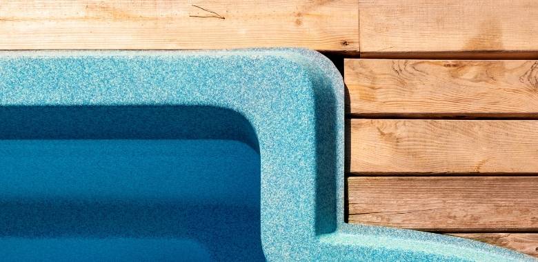 Piscine coque ou piscine béton