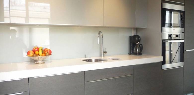 Crédence cuisine en verre trempé