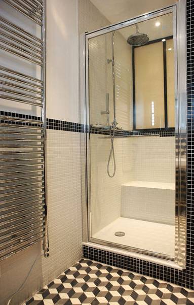 Estimation des coûts et budget de salle de bain à Garches