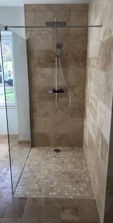 Moderniser une douche à l'italienne dans la salle de bain - Sainte-Maxime 83