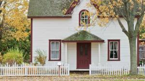 Comment choisir sa clôture sur La Bazoque 14490 ?