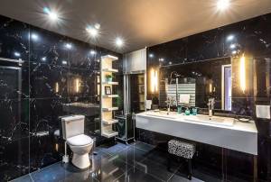 Installer une salle de bain connectée