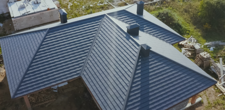 Comprendre les causes d’un affaissement de toiture