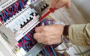 Pourquoi mon compteur électrique disjoncte ?