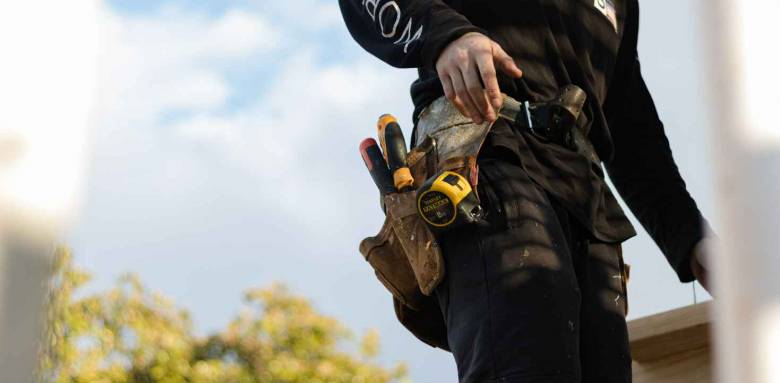 Maçon en pleine activité