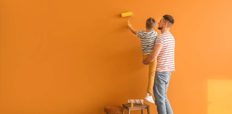 Repeindre un mur près de Tours.