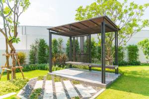 Aménagement Pergola dans jardin La Maison Des Travaux Alès