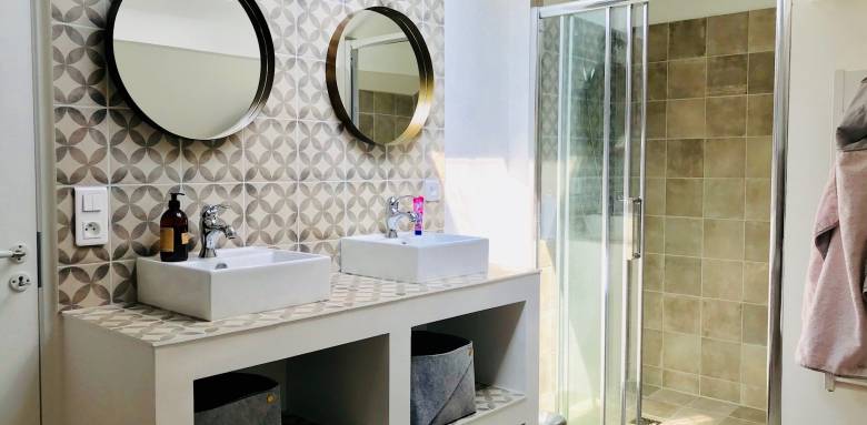 Aménagement d'une salle de bains sous les combles - Yvelines