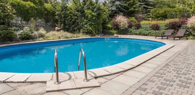 Plage de piscine carrelage