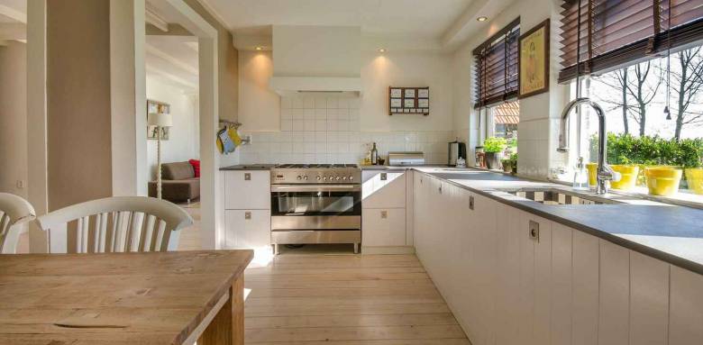 Transformer une cuisine fermée en cuisine ouverte : nos conseils 
