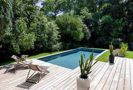 Terrasse bois autour de la piscine - Hyères 83