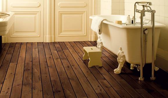 Sol de bain en parquet stratifié