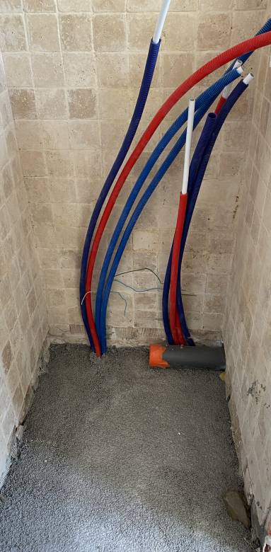 Coulage d'une dalle allégée avec micro bille polystyrène 25-35 Kg/m2