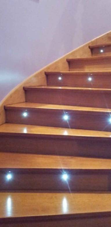 Les leds s'invitent aussi dans les escalier Angoulins