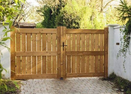 Choisir son portail battant en bois - Le Raincy 93